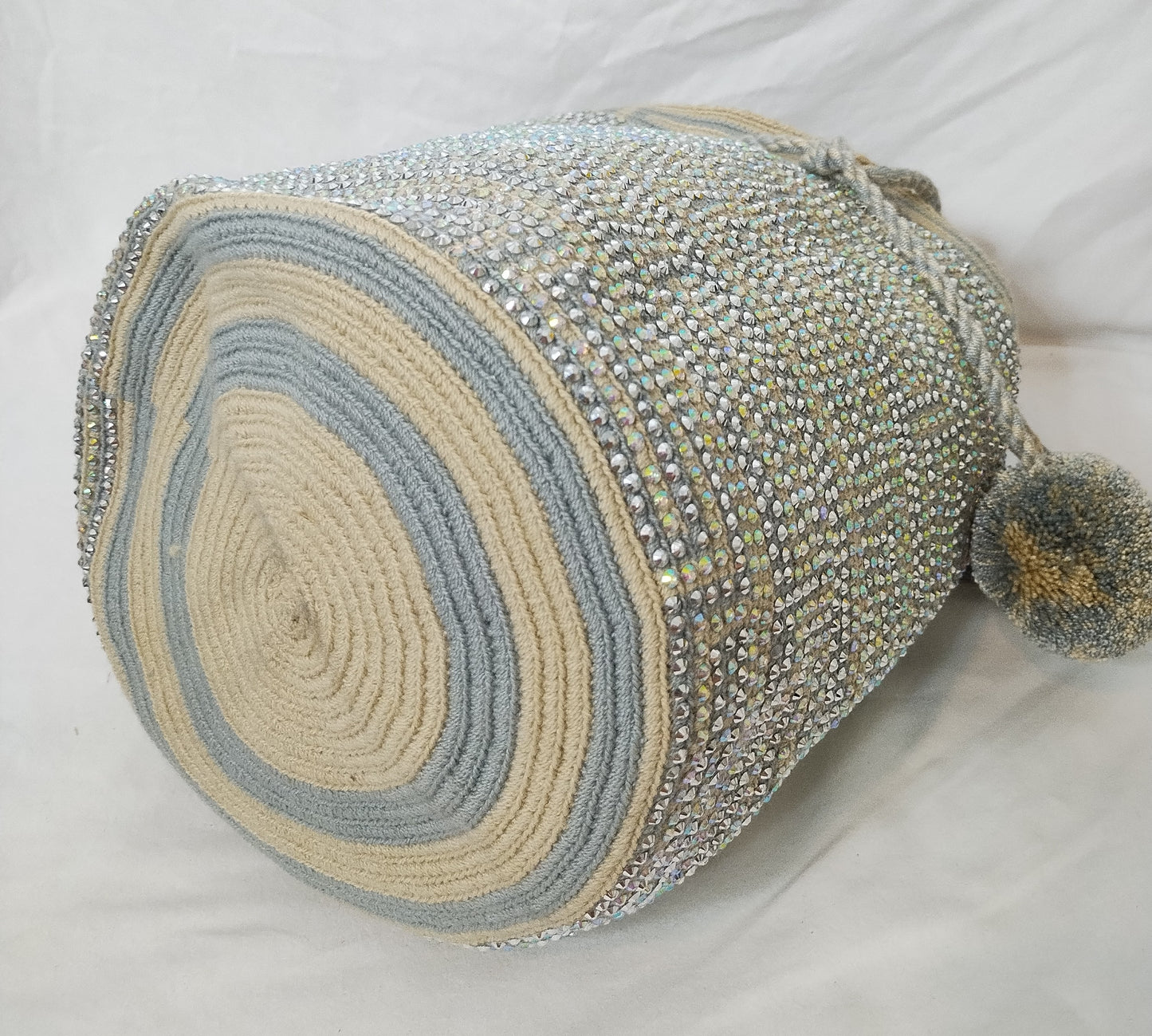 Crossbody bag (Mochila Wayuu) with stones