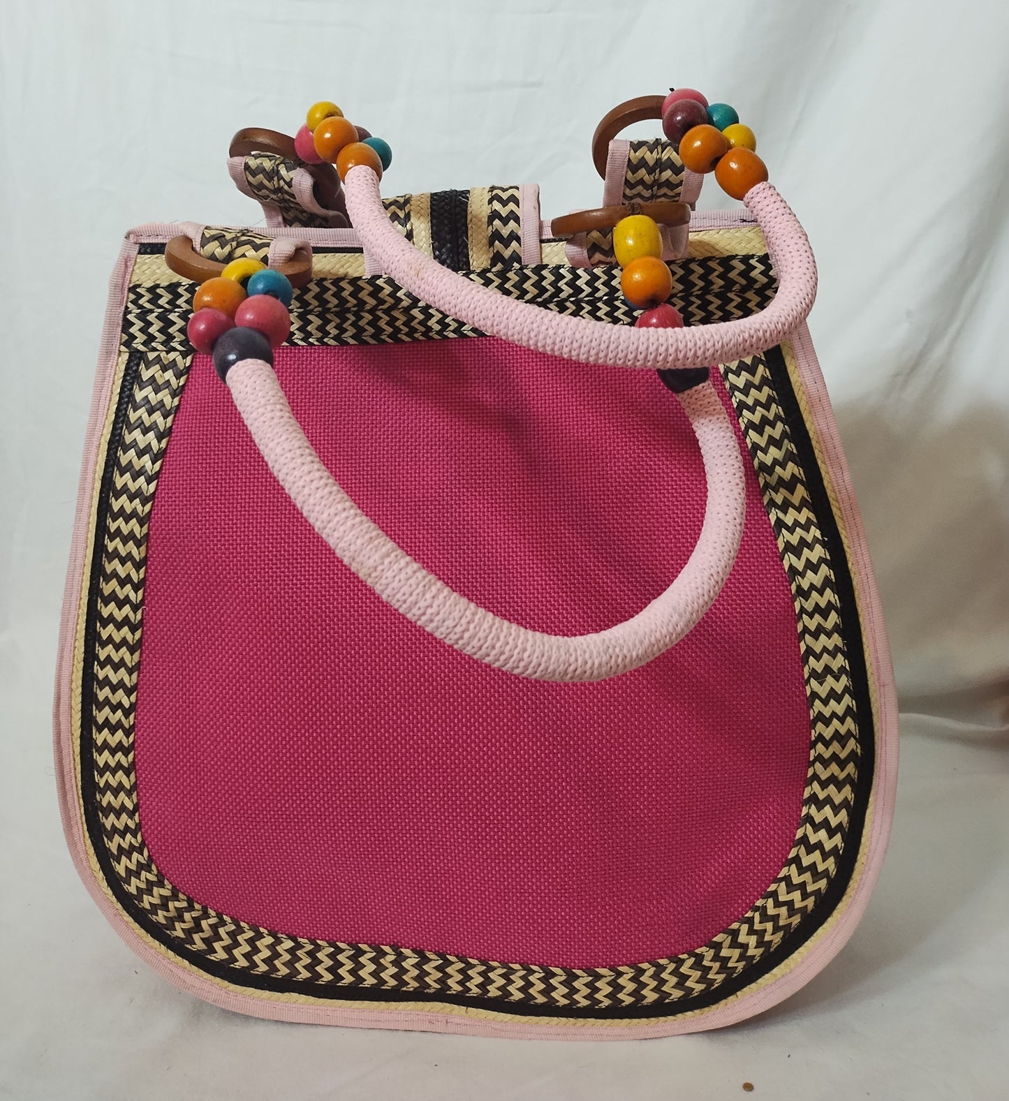 Hand bag, pear shaped (from cana flecha)