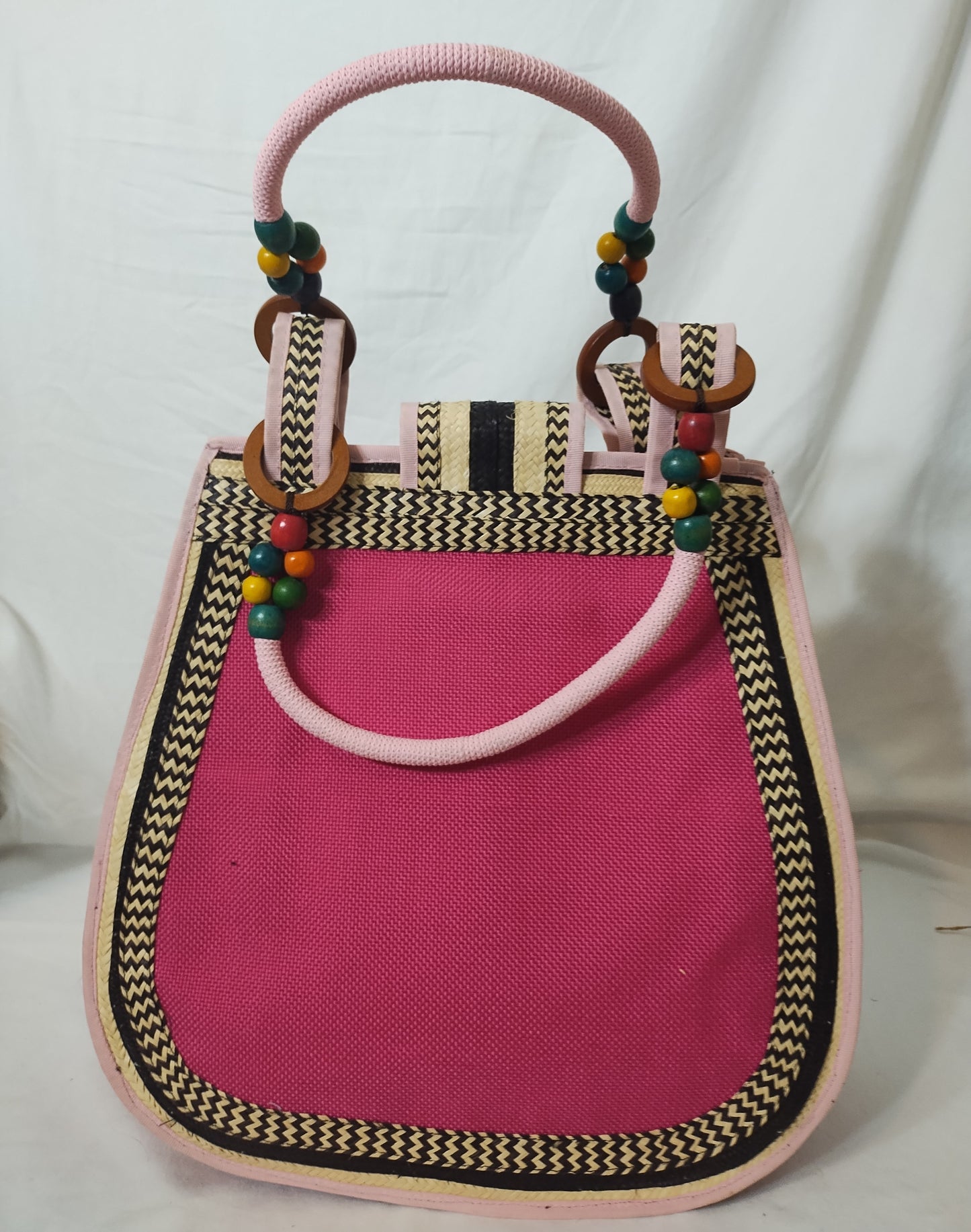 Hand bag, pear shaped (from cana flecha)