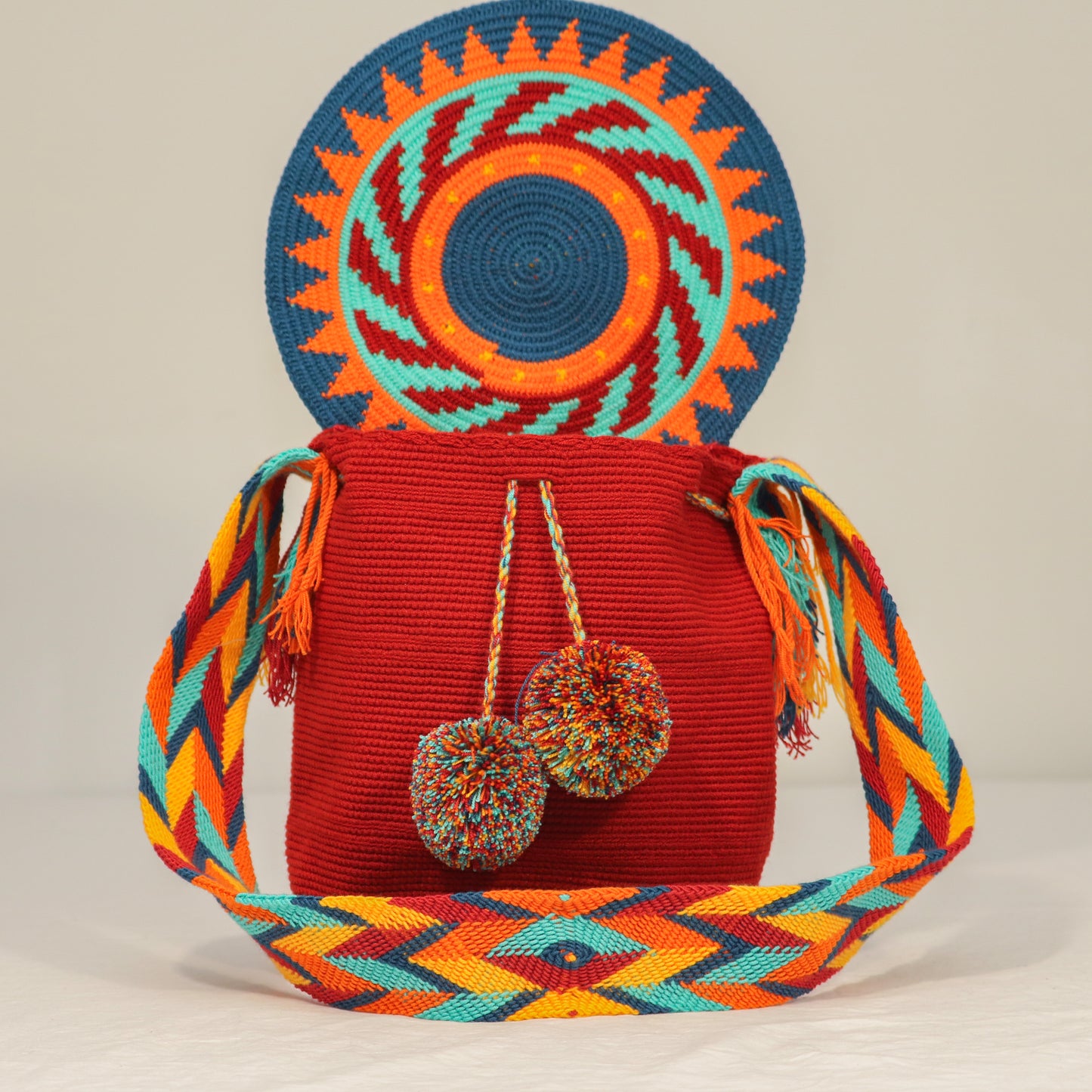 Handbag / Backpack / Mochila with lid and tassels