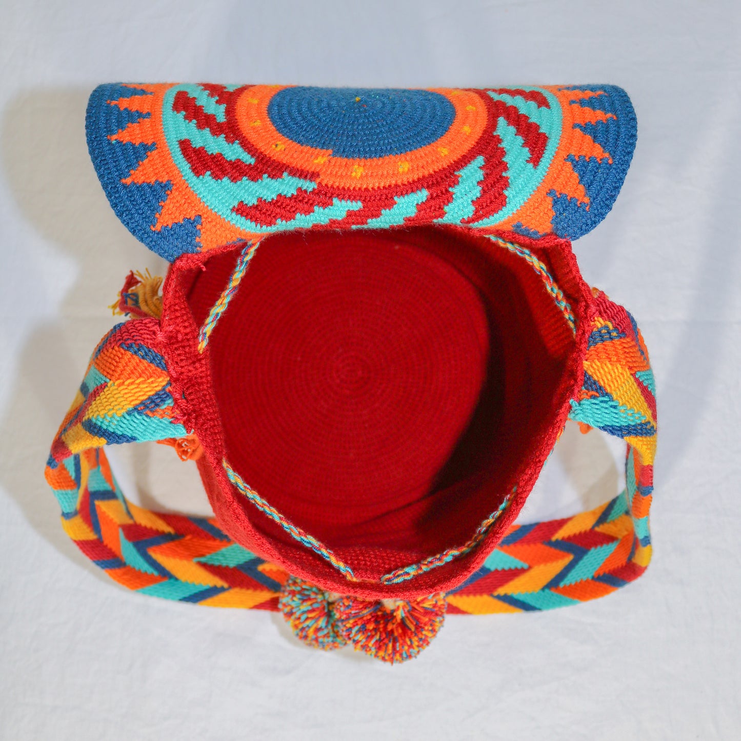 Handbag / Backpack / Mochila with lid and tassels