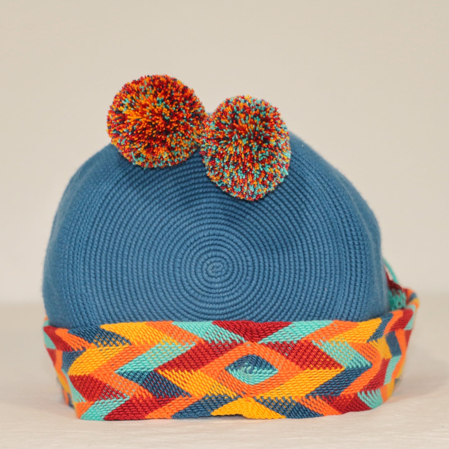 Handbag / Backpack / Mochila with lid and tassels
