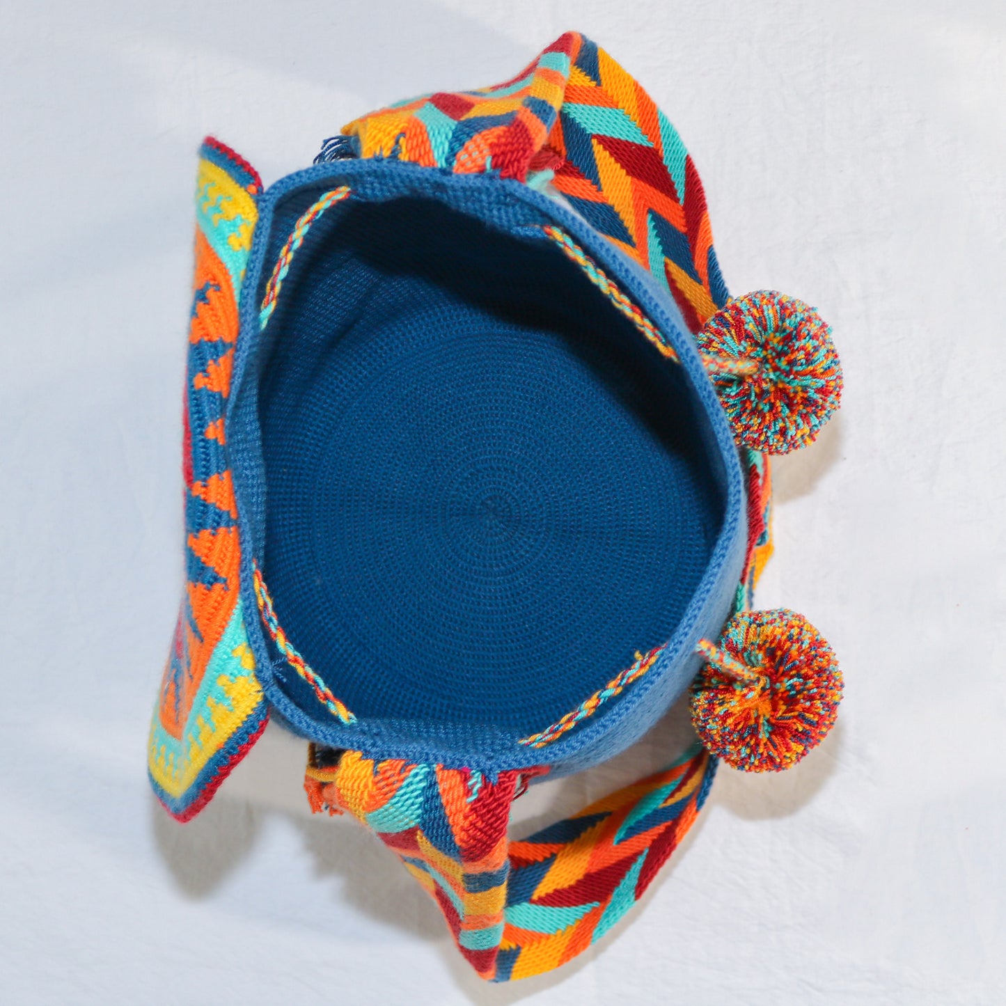Handbag / Backpack / Mochila with lid and tassels