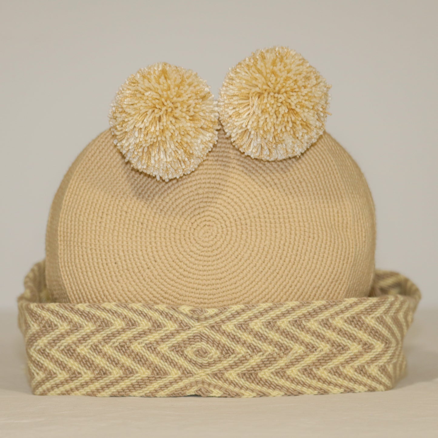 Handbag / Backpack / Mochila with lid and tassels