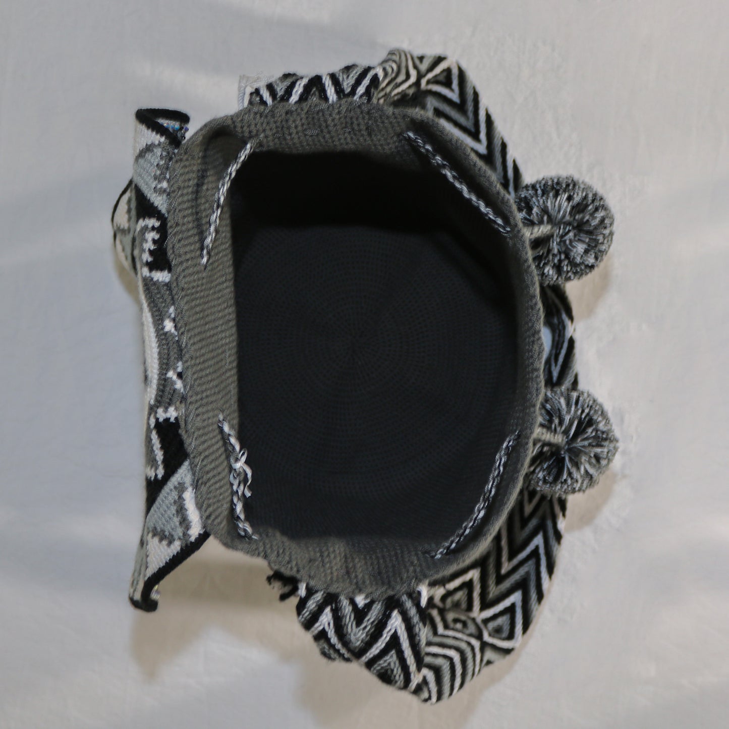 Handbag / Backpack / Mochila with lid, stones and tassels