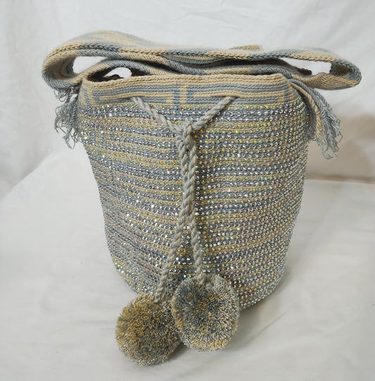 Crossbody bag (Mochila Wayuu) with stones