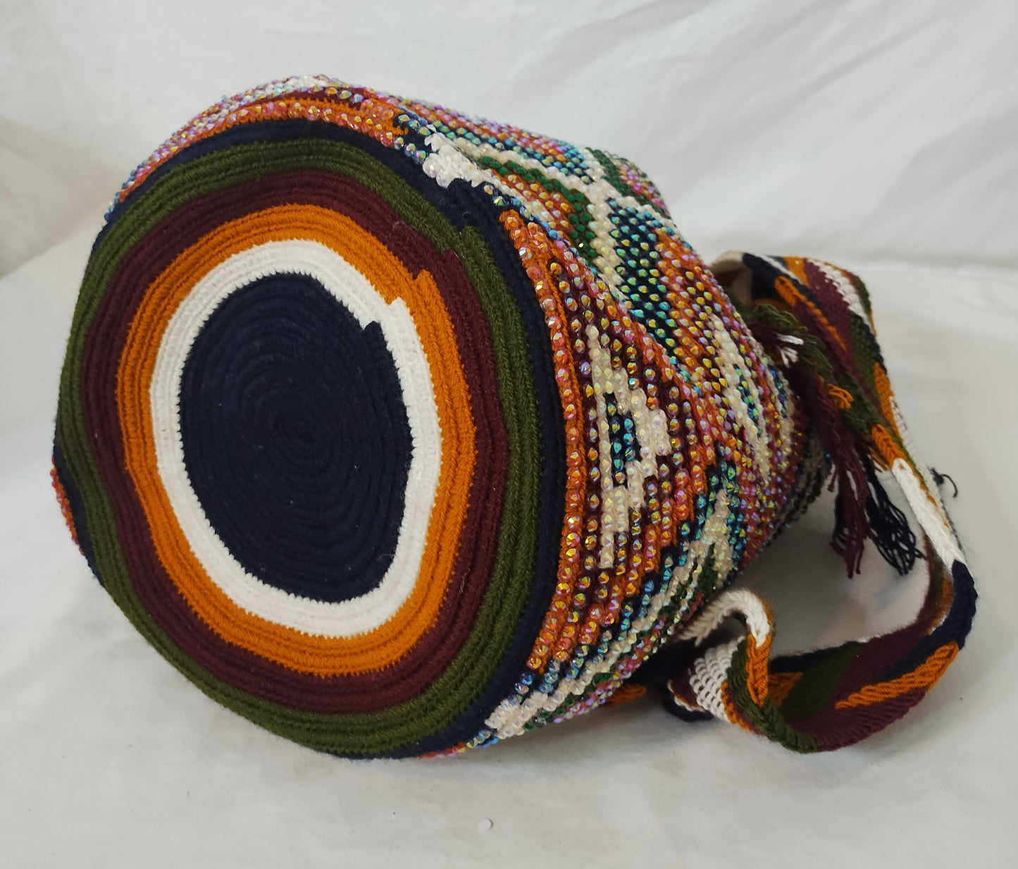 Crossbody bag (Mochila Wayuu) with stones