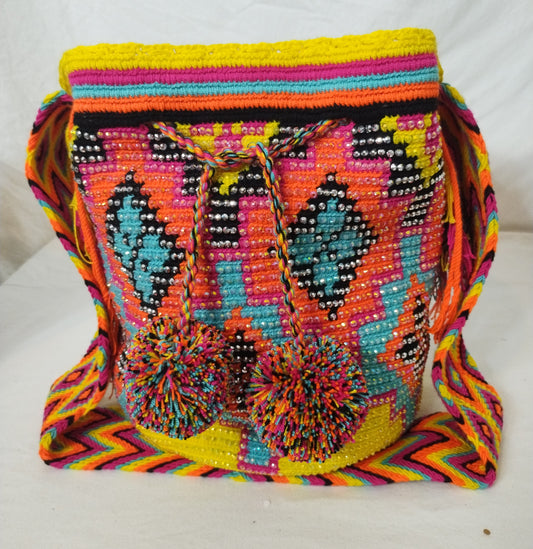 Crossbody bag (Mochila Wayuu) with stones