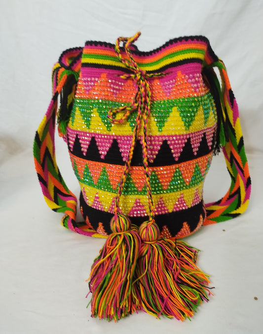 Crossbody bag (Mochila Wayuu) with stones