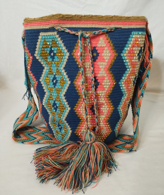 Crossbody bag (Mochila Wayuu) with stones