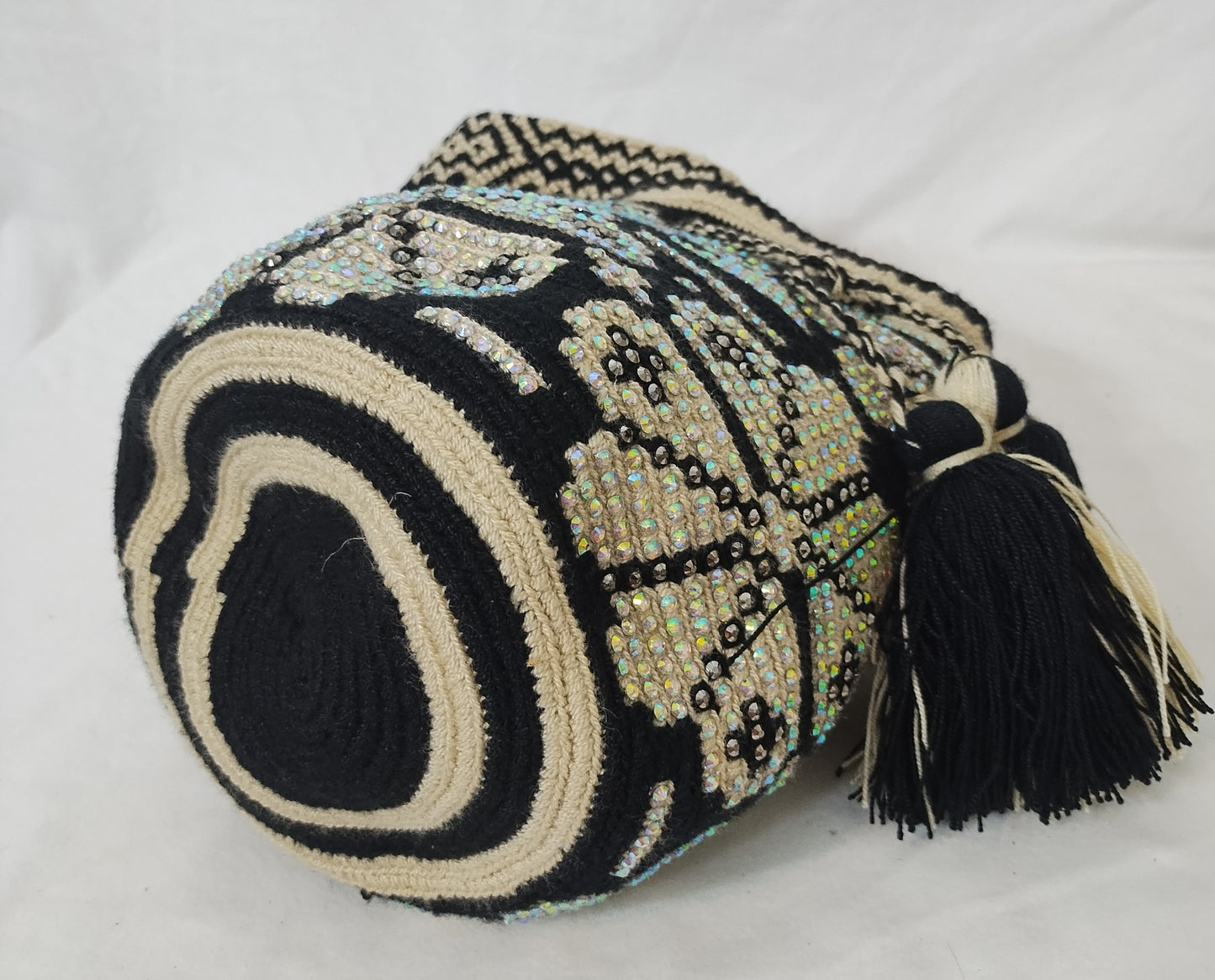 Crossbody bag (Mochila Wayuu) with stones MEDIUM