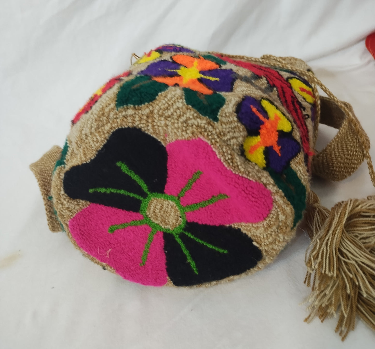 Hand crocheted bag (Mochila Wayuu) MEDIUM w/flowers
