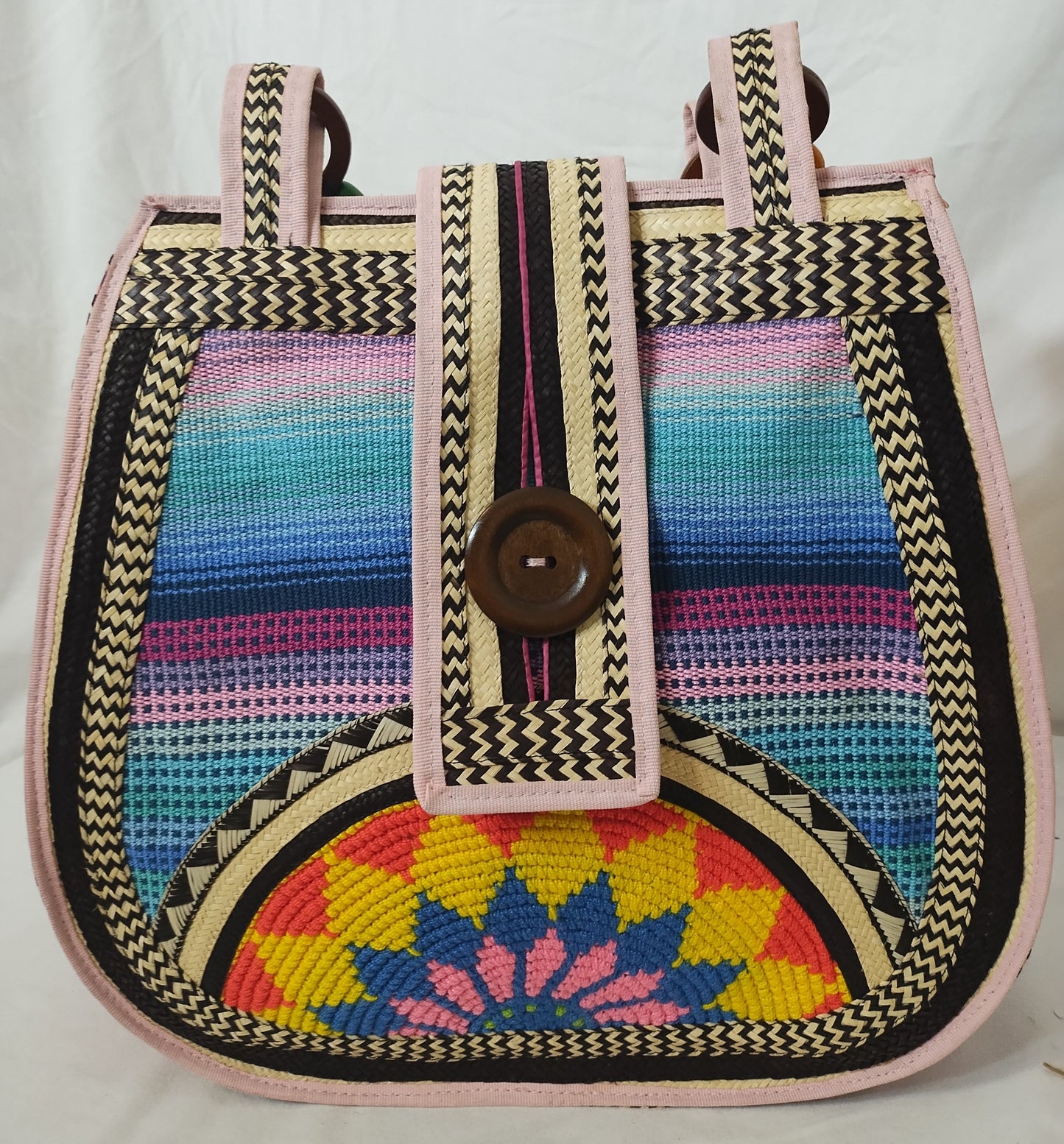 Hand bag, pear shaped (from cana flecha)