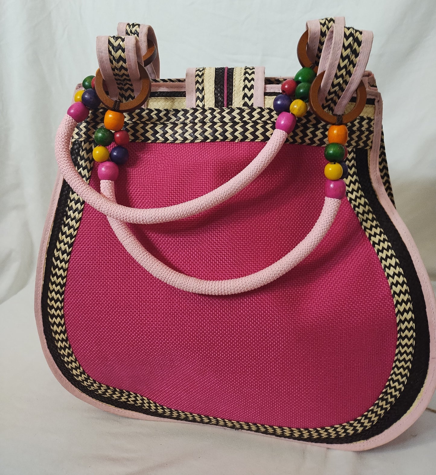 Hand bag, pear shaped (from cana flecha)
