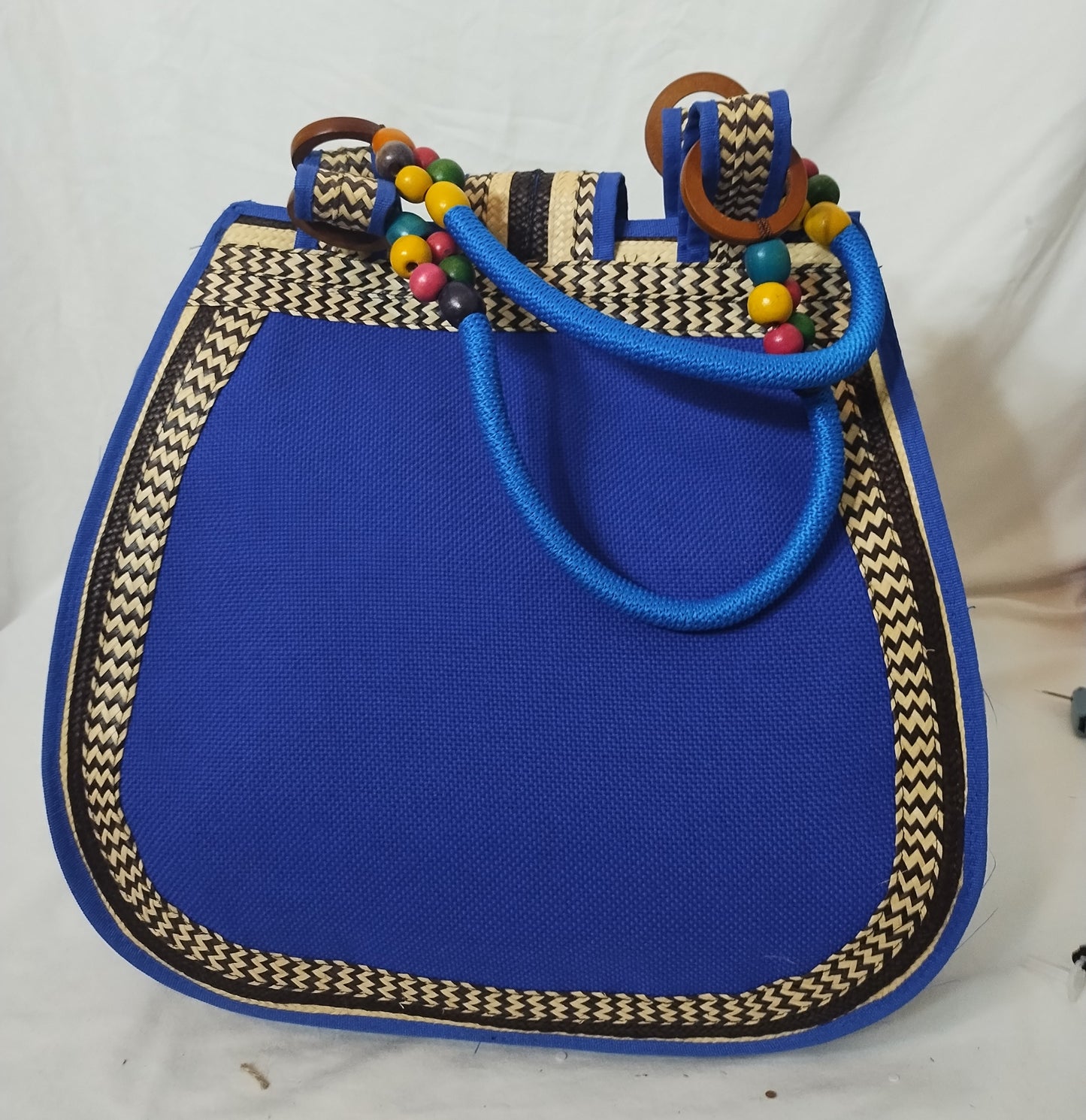 Hand bag, pear shaped (from cana flecha)