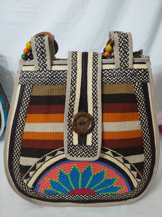 Hand bag, pear shaped (from cana flecha)