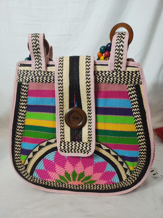 Hand bag, pear shaped (from cana flecha)