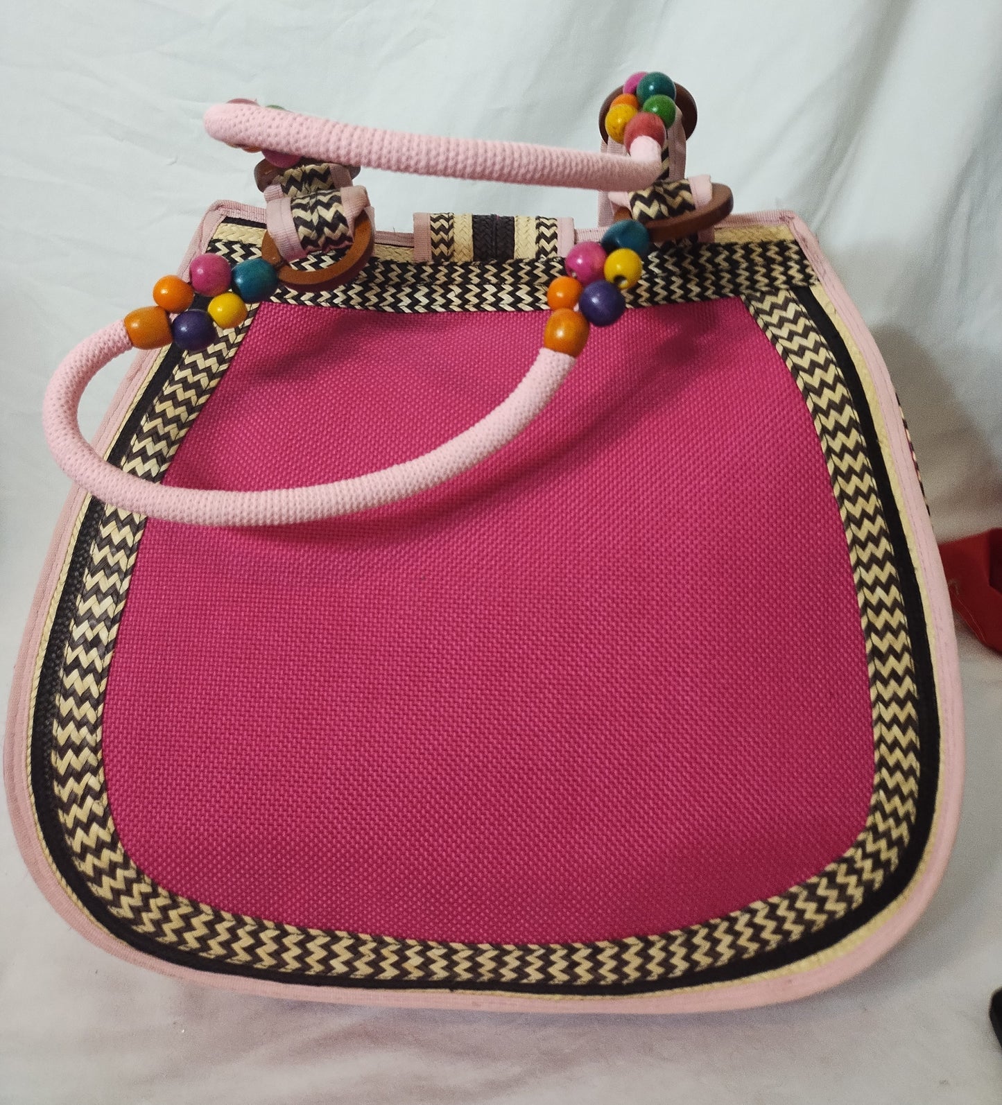 Hand bag, pear shaped (from cana flecha)