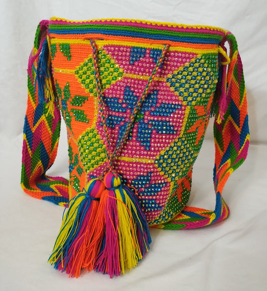 Crossbody bag (Mochila Wayuu) with stones