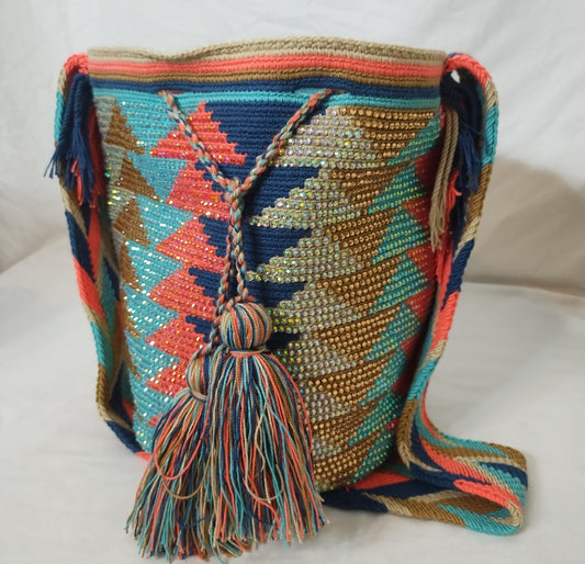 Crossbody bag (Mochila Wayuu) with stones