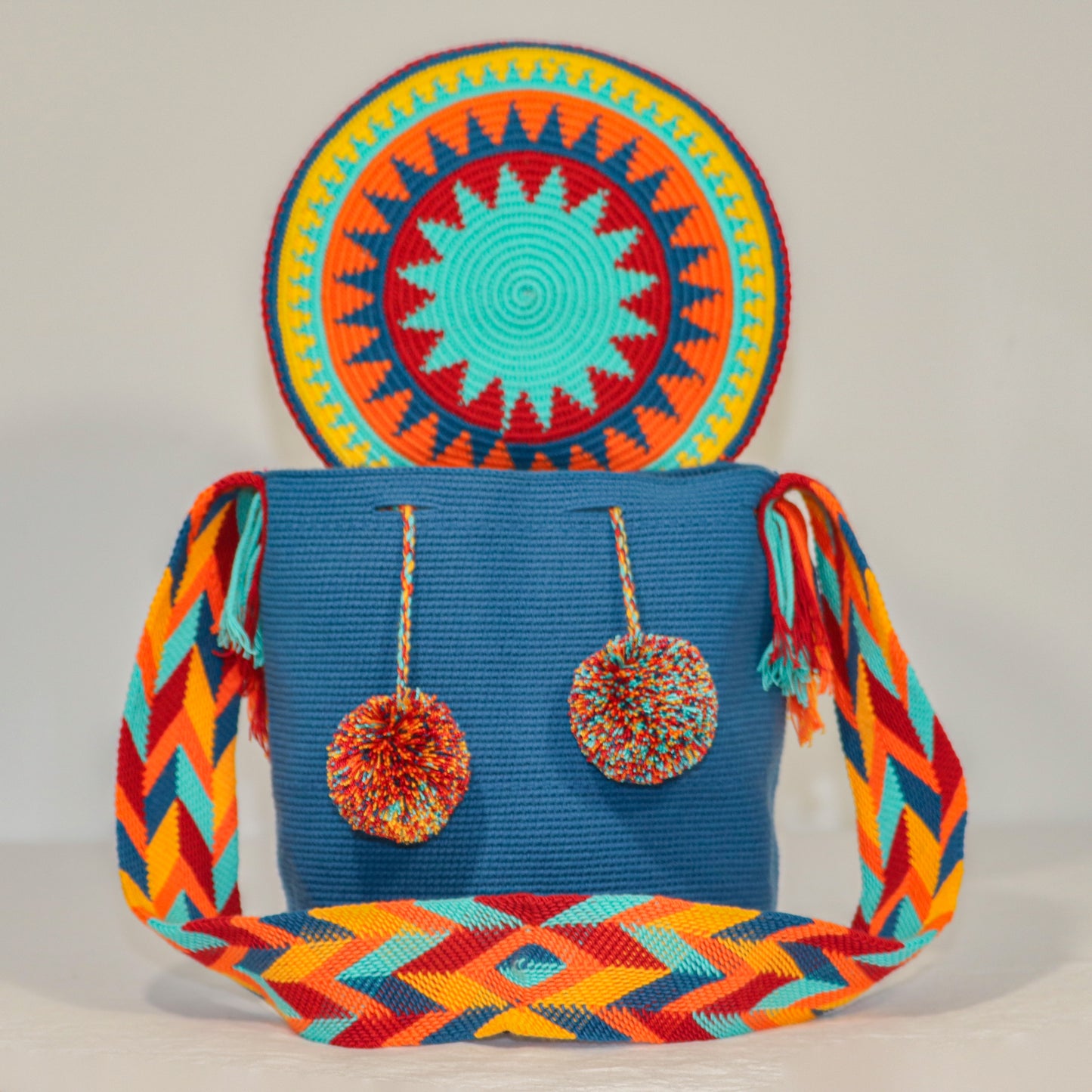 Handbag / Backpack / Mochila with lid and tassels
